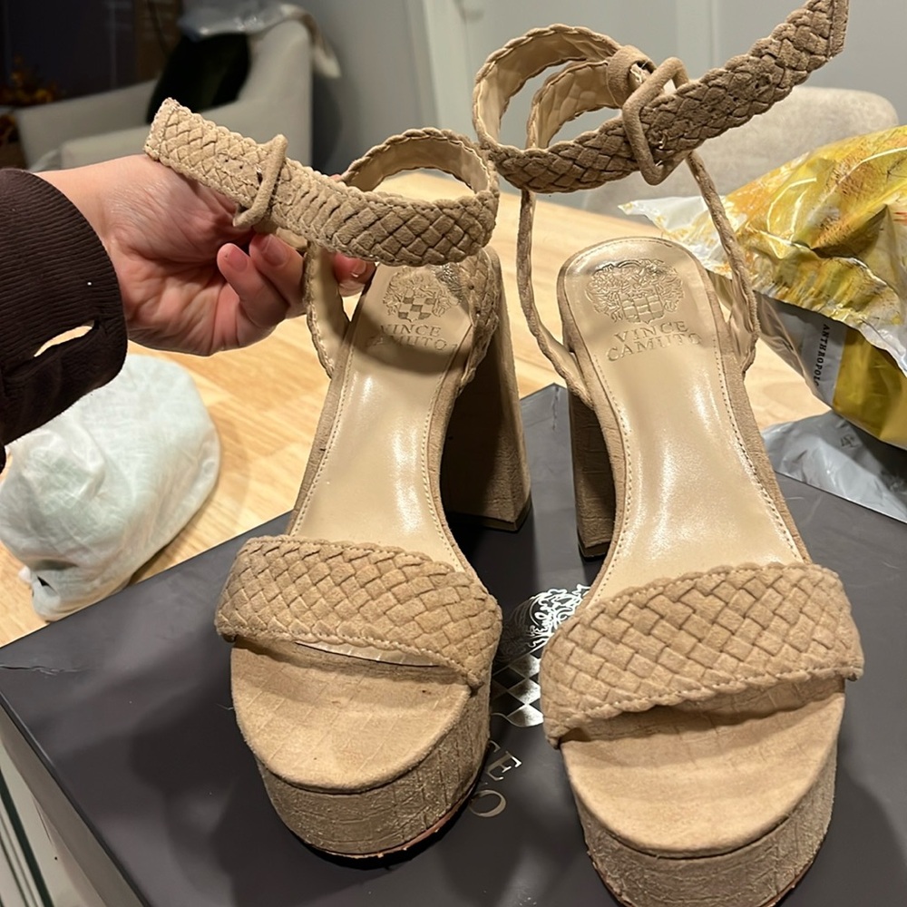 Vince Camuto platform chunky heel TAN SUEDE 8.5